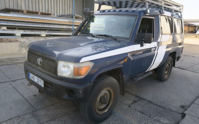 foto Elektronická aukce – 17. Vozidlo Toyota Land Cruiser HZJ 78 4H63213